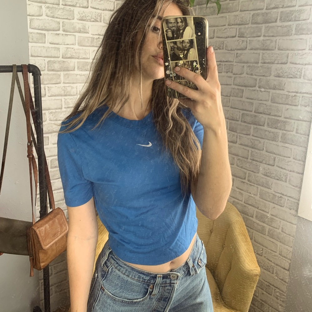 Nike // blue cropped tee ‘ The Nike Tee ‘